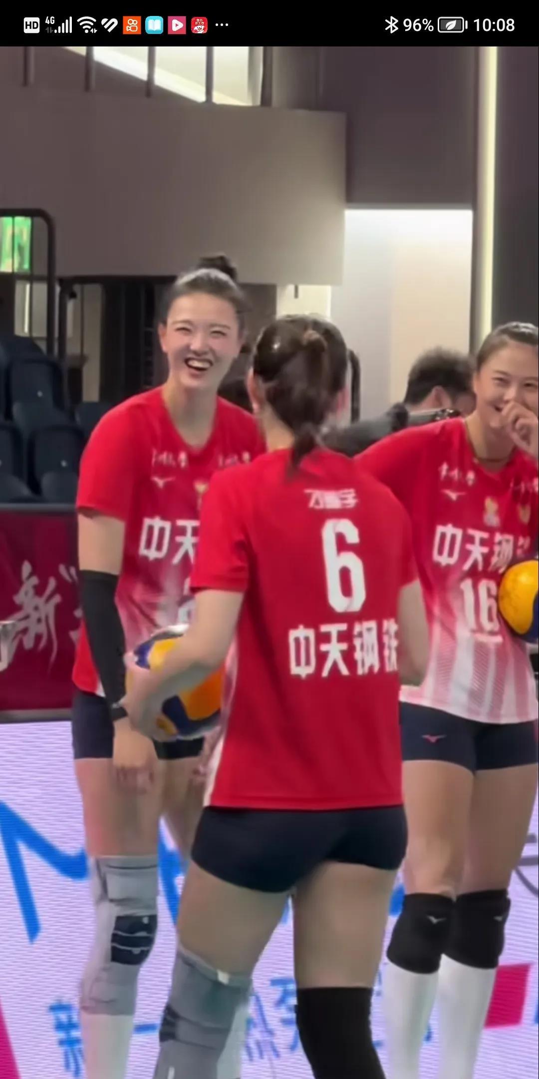 苏炳添对阵中国女排展开拉锯大战，最终险胜对手